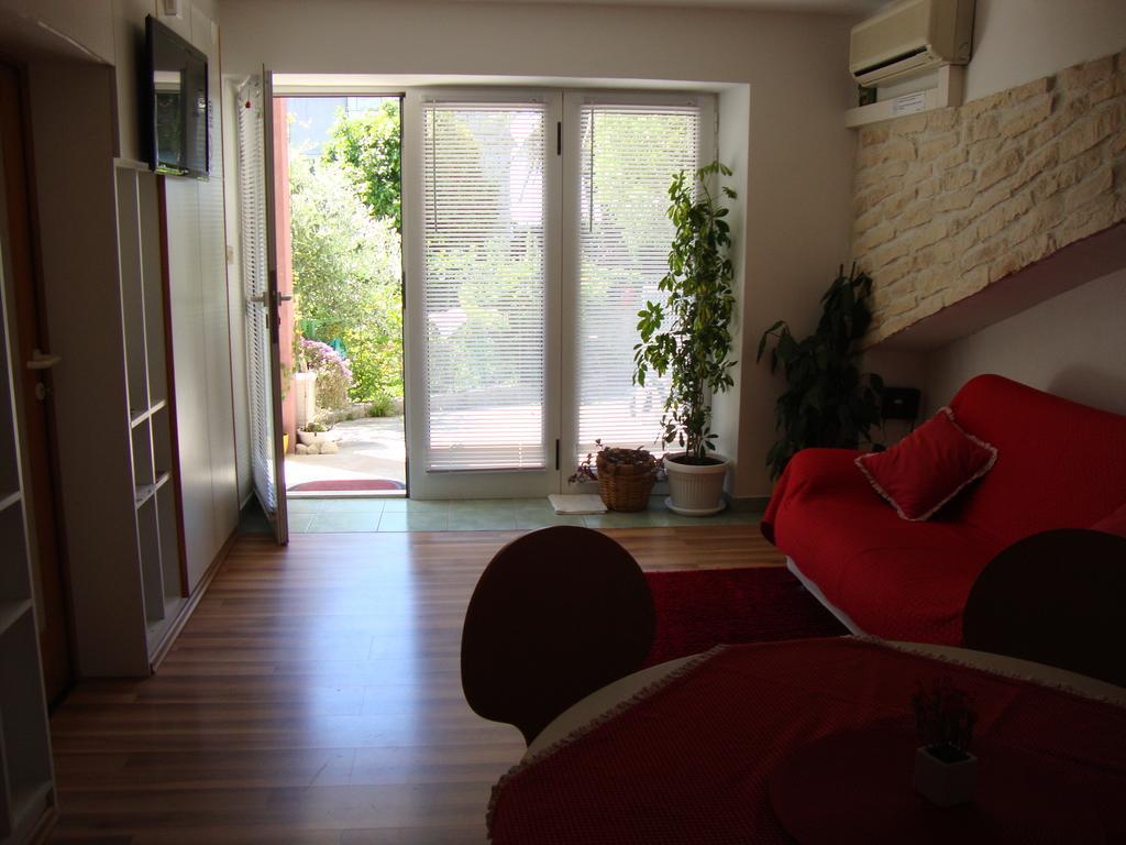 Apartment Nela And Vito Split